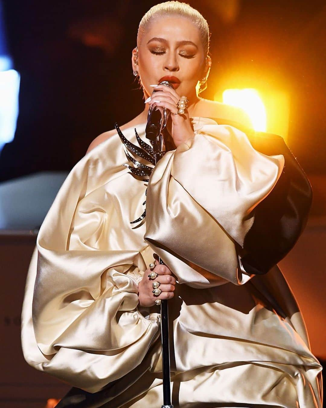 ステファンローランさんのインスタグラム写真 - (ステファンローランInstagram)「One of the most breathtaking voices at the #AMA2019 last night. Thank you @xtina」11月25日 19時34分 - stephanerolland_paris