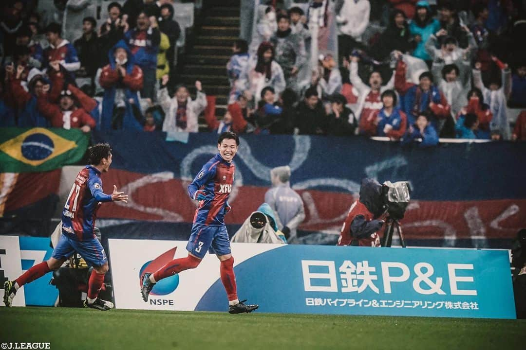 Ｊリーグさんのインスタグラム写真 - (ＪリーグInstagram)「Play Back JLEAGUE⚽️📸﻿ ﻿ 🏆#明治安田生命Ｊ１リーグ 第３２節﻿ 印象的なシーンをプレイバック🔥﻿ ﻿ #Ｊリーグ ﻿ #jleague﻿ ﻿ ﻿ #ジュビロ磐田 #アダイウトン#ルキアン﻿ #ガンバ大阪 #宇佐美貴史﻿ #ヴィッセル神戸 #古橋亨梧﻿ #FC東京 #森重真人﻿ #川崎フロンターレ #小林悠﻿ #名古屋グランパス #赤﨑秀平﻿ #サガン鳥栖 #金崎夢生﻿ #サンフレッチェ広島 #柏好文﻿ #鹿島アントラーズ #内田篤人﻿ #清水エスパルス #ドウグラス﻿ #大分トリニータ #鈴木義宜﻿ #横浜Fマリノス #仲川輝人﻿ #湘南ベルマーレ #金子大毅」11月25日 19時38分 - jleaguejp