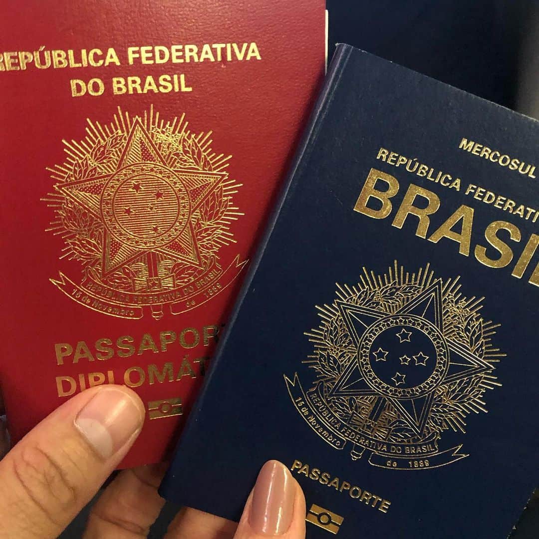 ファチマ・ベルナルデスのインスタグラム：「Na alegria ou na tristeza. No trabalho ou no lazer. No Brasil ou no exterior. Sempre juntos. #cadaminutoimporta」