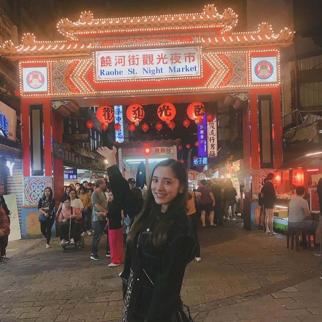 都丸紗也華さんのインスタグラム写真 - (都丸紗也華Instagram)「初めての台湾❤︎！！！ちょーたのしかった〜〜ご飯も美味しかった〜〜。 #台湾　#饒河街夜市」11月25日 20時12分 - tmrsyk