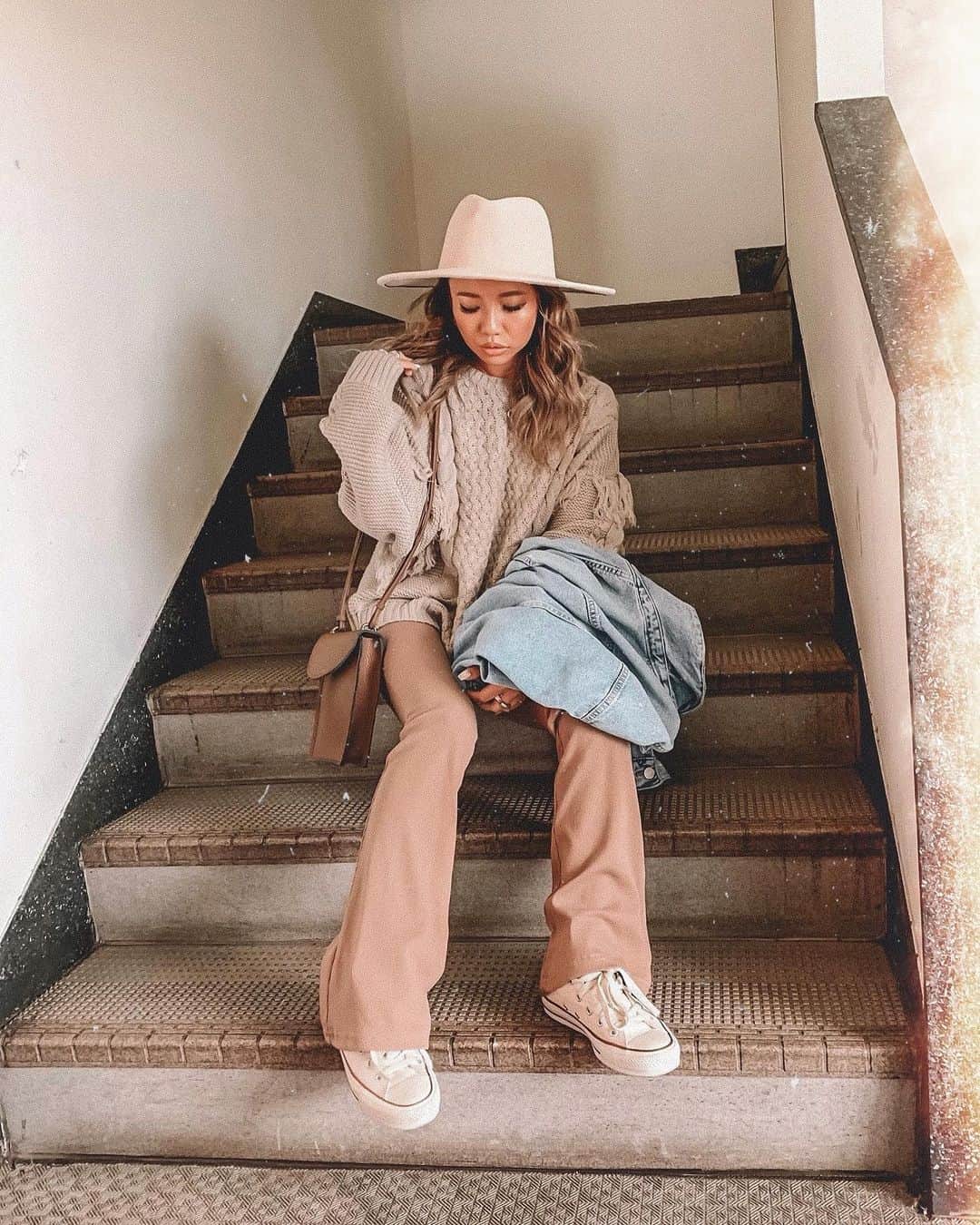 ✷kana✷のインスタグラム：「🍂 . . すきなコーデ❤︎ ラテガール❤︎ HAT @coco_pallet  knit @selectshopache  pants @selectshopache .」