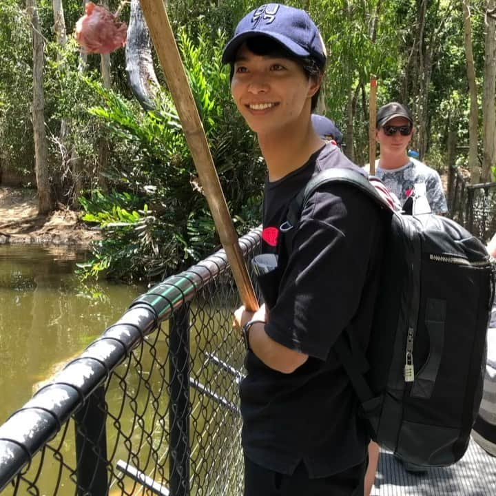 森光のインスタグラム：「自然てすごい🐊最後の写真はワニとカンガルーのお肉料理をつくってくれてるトムトム🦘. #世界には経験したことのないことがたくさんある🌏#2020年2021年は船医で50か国くらい巡ります🛳#日本にはほとんどいません#投稿お楽しみに」