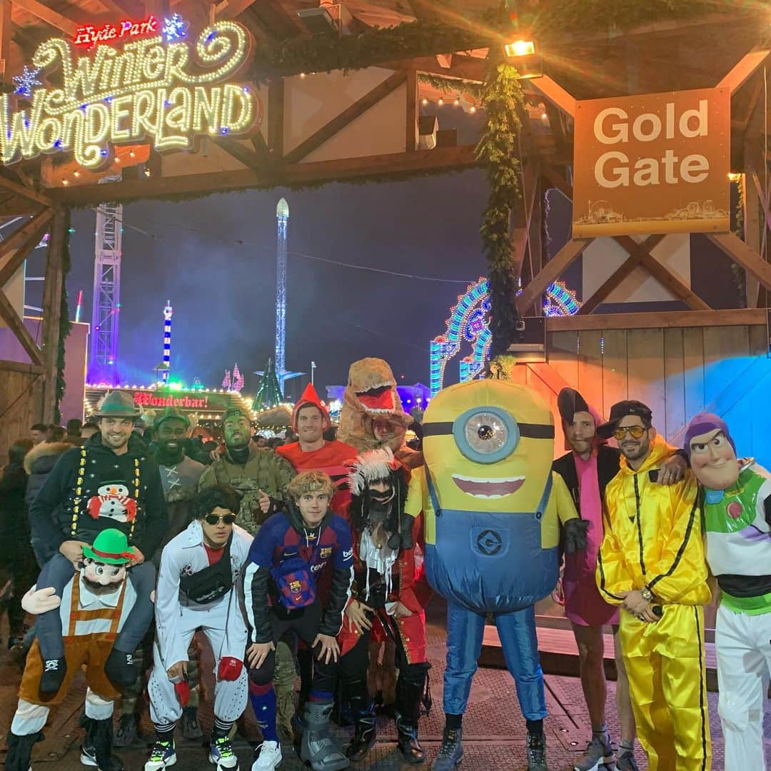 ティム・クルルのインスタグラム：「‪Great night with the boys yesterday.. #christmasparty #teambonding 🔰‬」