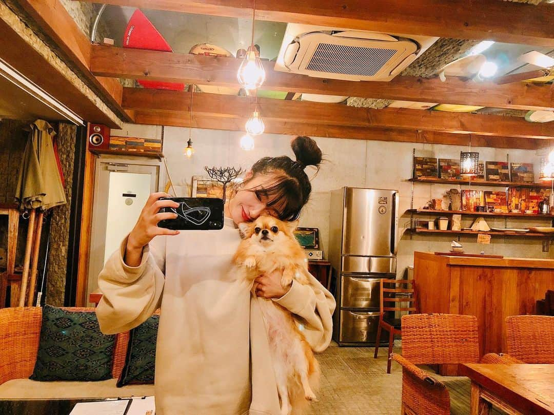 黒田絢子さんのインスタグラム写真 - (黒田絢子Instagram)「コロ誰よりも大好きだよ❤️ あ、、犬の中で最大級に大好きってことだよ❤️ 愛おしい…泣😭😭 . . #黒田絢子 #じゅんコロ」11月25日 20時40分 - ayakokuroda_official