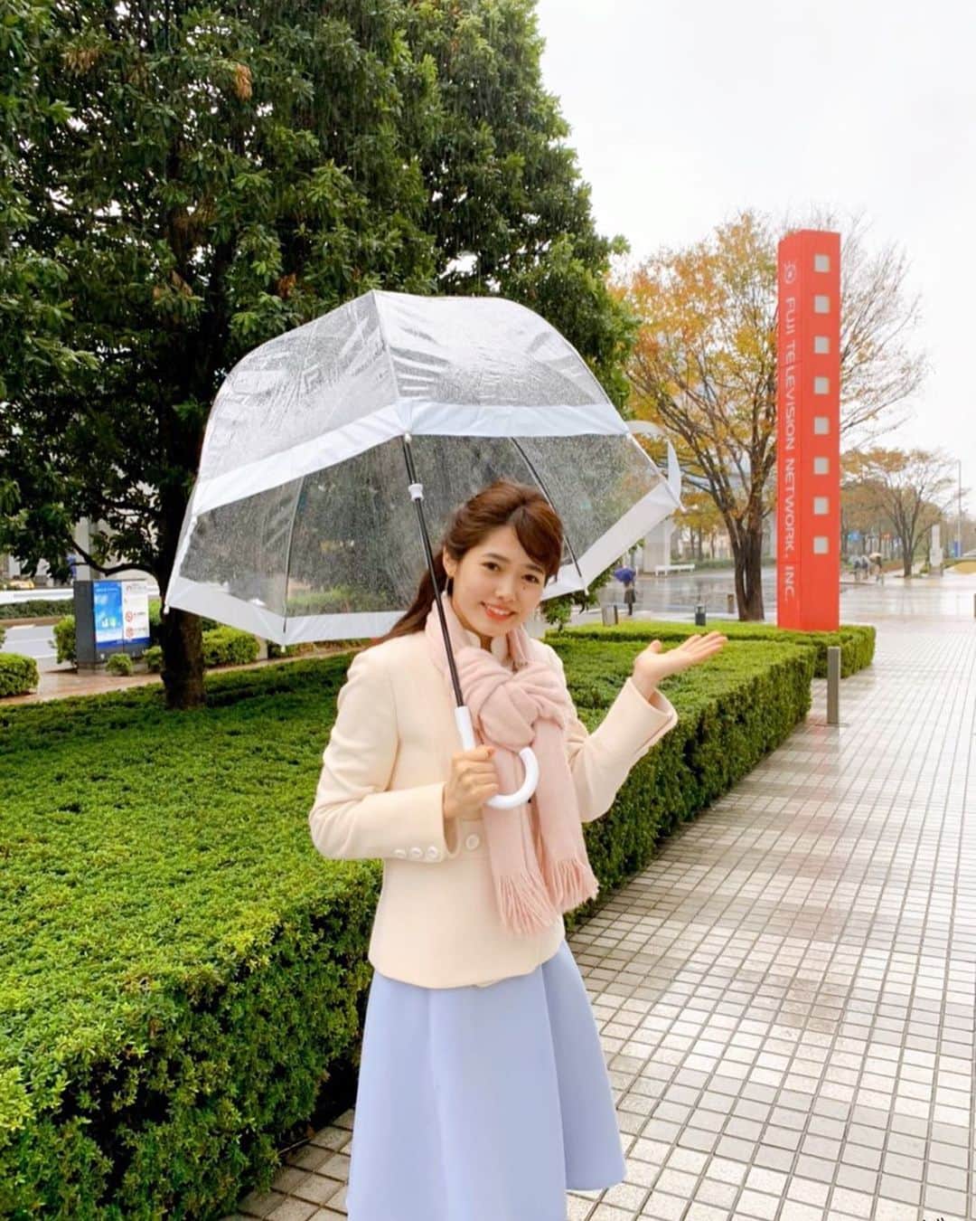 フジテレビ「めざましテレビ」さんのインスタグラム写真 - (フジテレビ「めざましテレビ」Instagram)「『めざましどようび』お天気担当の谷尻萌です☀️ 週末の東京お台場は風が強く冷たい雨☂️この週末はお天気も気温も変化が大きくなりました⤴️⤵️ ここからは京都弁で。 今週はまた次の寒気がやってくるで！ 体調にはくれぐれもきーつけてや！11月最終週！ 素敵な一週間になったらええなあ😊 ・ #めざましどようび#谷尻萌」11月25日 20時36分 - mezamashi.tv