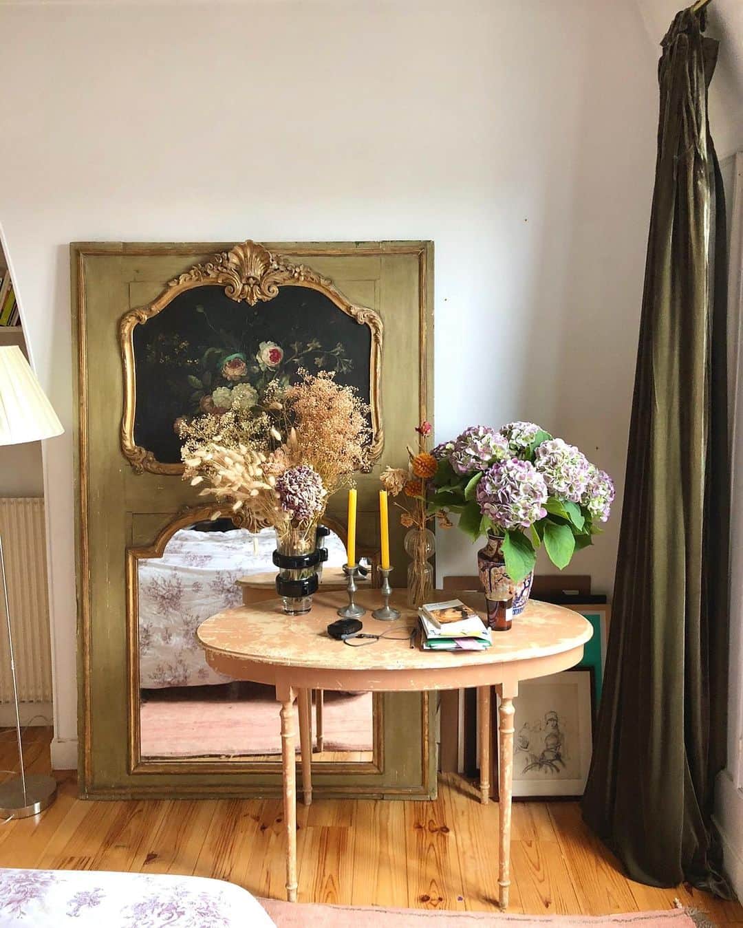 Jeanneのインスタグラム：「Home 🛏🌾🌺」