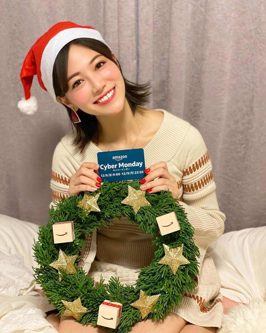 石井里奈さんのインスタグラム写真 - (石井里奈Instagram)「こんばんは☺️❤️ . いよいよ年末🌈 今年もこの季節がやってきましま！ 🎄Amazonサイバーマンデー🎄 . みんなから愛用されているAmazonで、12月6日金曜日午前9時から9日月曜日午後11時59分まで、今年最後のビッグセール「Amazonサイバーマンデー」が開催されます😍 . 「Amazonサイバーマンデー」では、数十万種類の商品が特別価格で登場🤭❣️ . ずっと狙ってたアイテムを今買うチャンスです🙈✨ もうすぐボーナスの時期だしね😛 笑 . 私も気になっている物とかまとめて買う笑 . 今からワクワクです😍 . 今日もお疲れ様でした🥰 . #Amazonホリデー #Amazonサイバーマンデー #PR #ad #サイバーマンデー #cybermonday #sale #クリスマス #クリスマスプレゼント #セール #年末セール #セール戦利品 #Amazon #アマゾン #amazonprime #サンタ #サンタコス #クリパ #クリスマスパーティー #xmas #santa #年末 #クリスマスリース #まとめ買い #戦利品 #お買い物 #shopping #ネットショッピング #サンタクロース #happy」11月25日 20時46分 - ri7tin1025