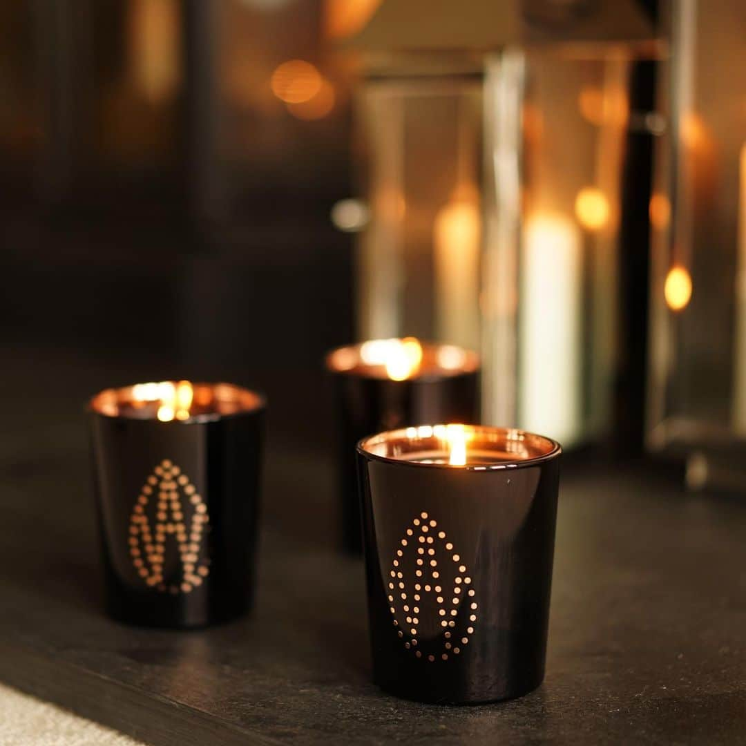 アマンダ ウェイクリーさんのインスタグラム写真 - (アマンダ ウェイクリーInstagram)「From sumptuous cashmere to gorgeous scented candles and chic jewellery, we’ve got your gift list covered this Christmas... #christmas #giftguide #luxurygifts」11月25日 20時55分 - amandawakeley