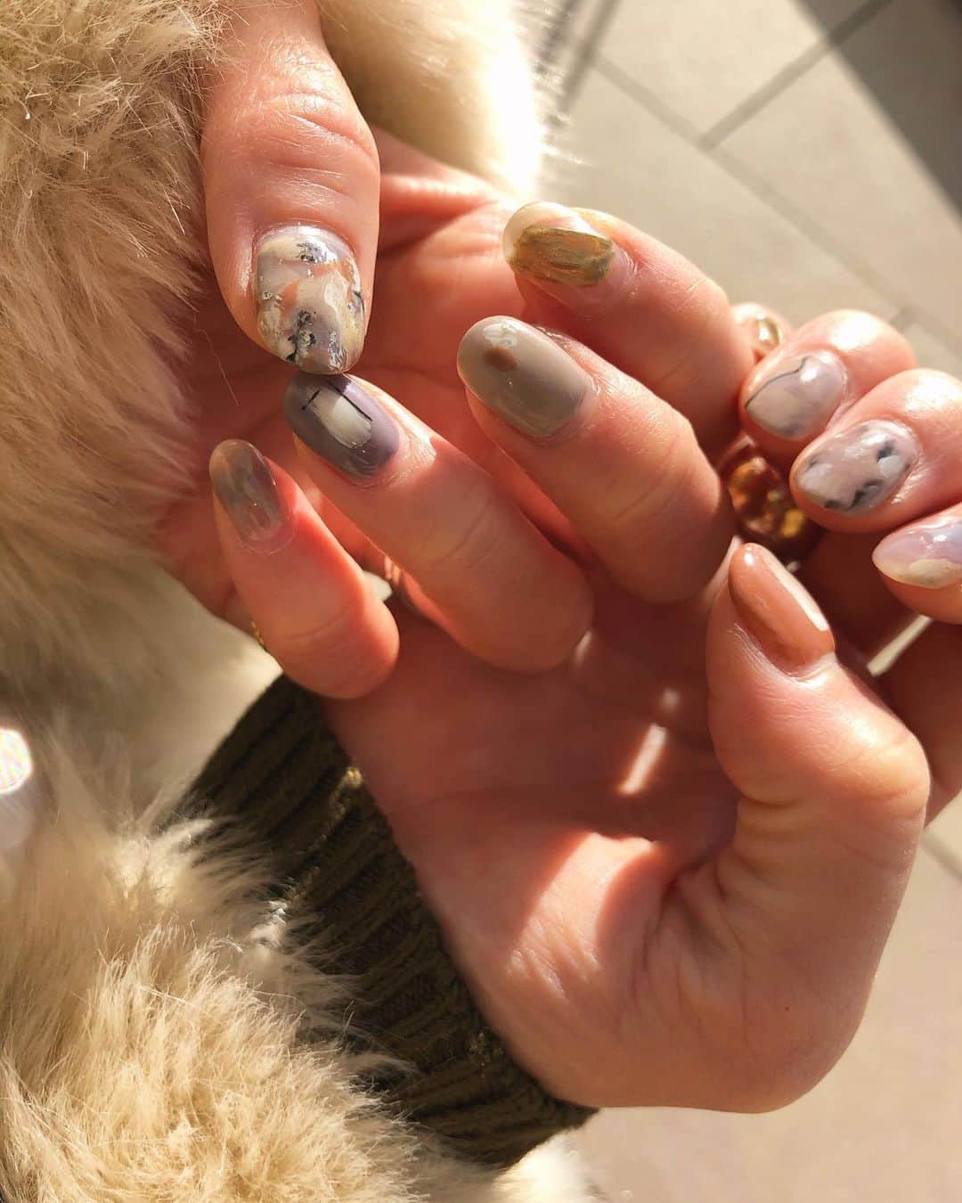 野尻美穂のインスタグラム：「そうそうnew nail。 パリに来る前にやってもらいました💅 いつもありがとせきしょーちゃん🥰 #miho_paris @mojonail_shokosekine」