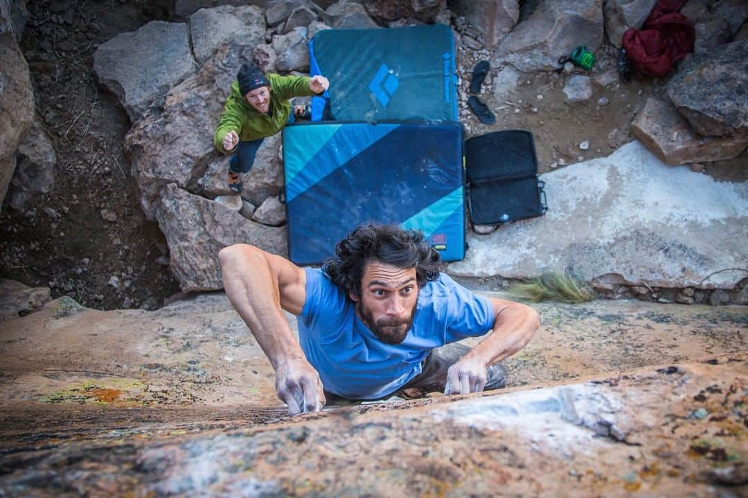 patagoniaさんのインスタグラム写真 - (patagoniaInstagram)「Eye on the prize, high off the deck.⁠ Photo: @sonnietrotter⁠」11月26日 2時30分 - patagonia