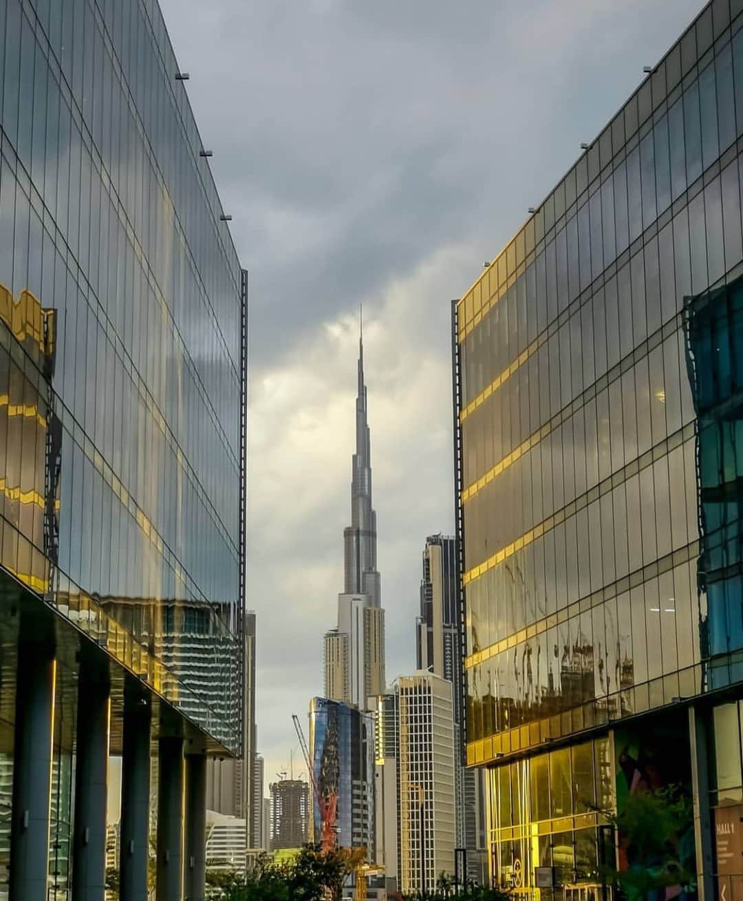 ドバイのインスタグラム：「Dubai Design District 📷:@huzefa.najmi」