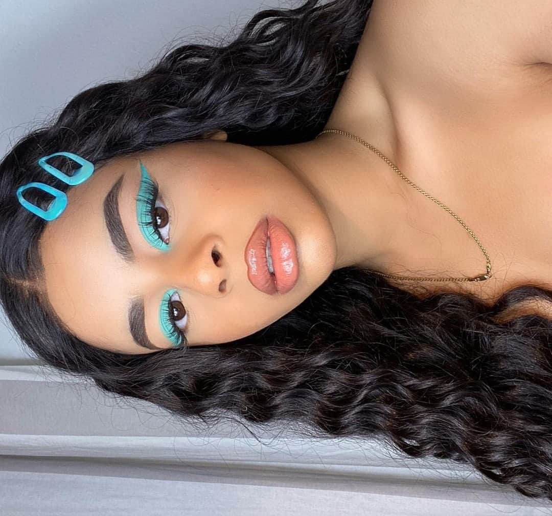 Huda Kattanさんのインスタグラム写真 - (Huda KattanInstagram)「From pops of color to bronzed & glowy, the #HudaBeautyMercuryRetrograde Palette can do it all! 😍✨⁣ ⁣Repost @salmazahranx ⠀⠀⠀⠀⠀⠀⠀⠀⠀ Products - @hudabeautyshop Eyeshadow: #hudabeautymercuryretrograde Lashes: #hudabeautylashes in "Hoodie"」11月25日 21時12分 - hudabeauty