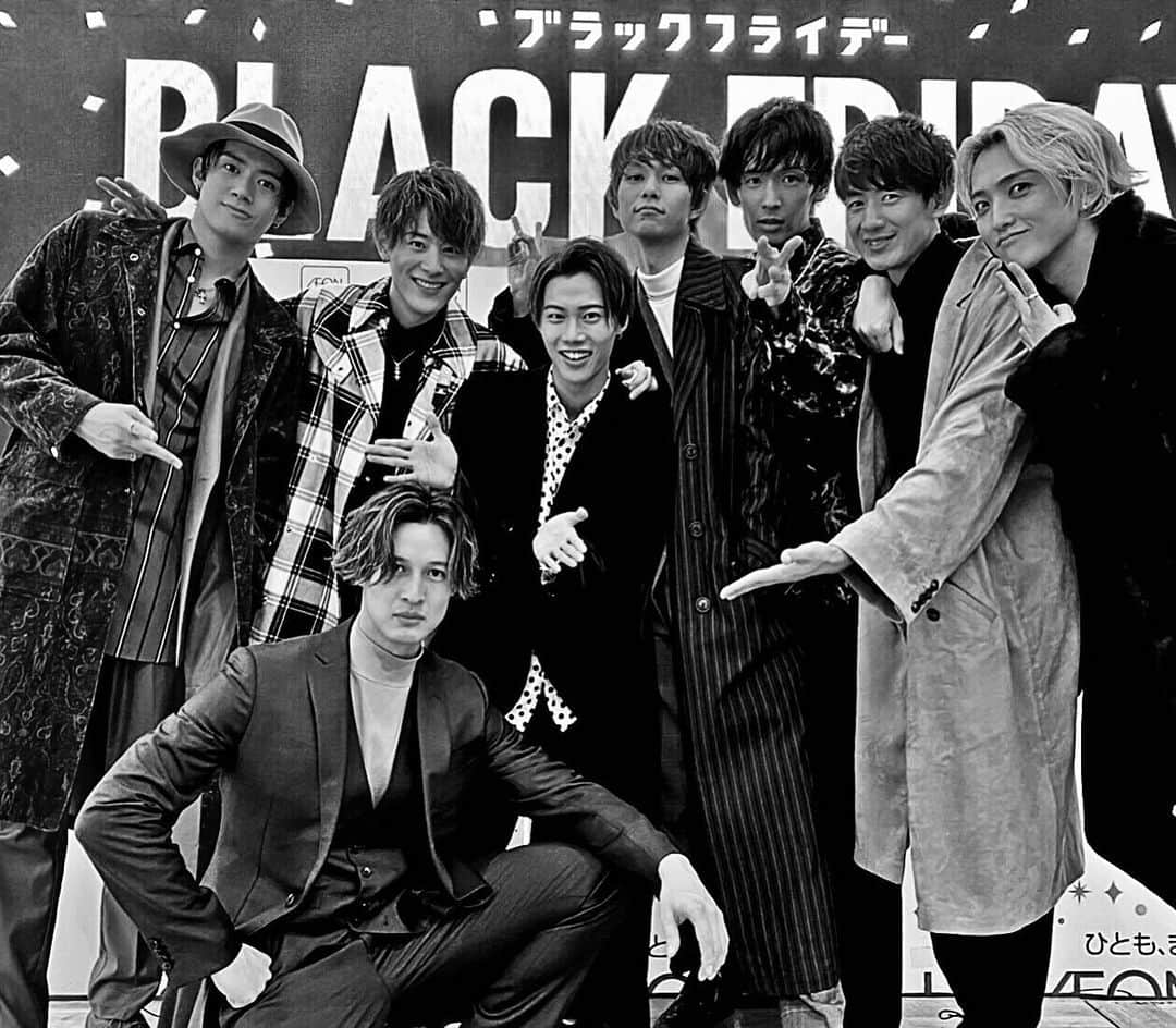 のインスタグラム：「👬👬👬👬 #japan #fukuoka #AEON #SOLIDEMO」