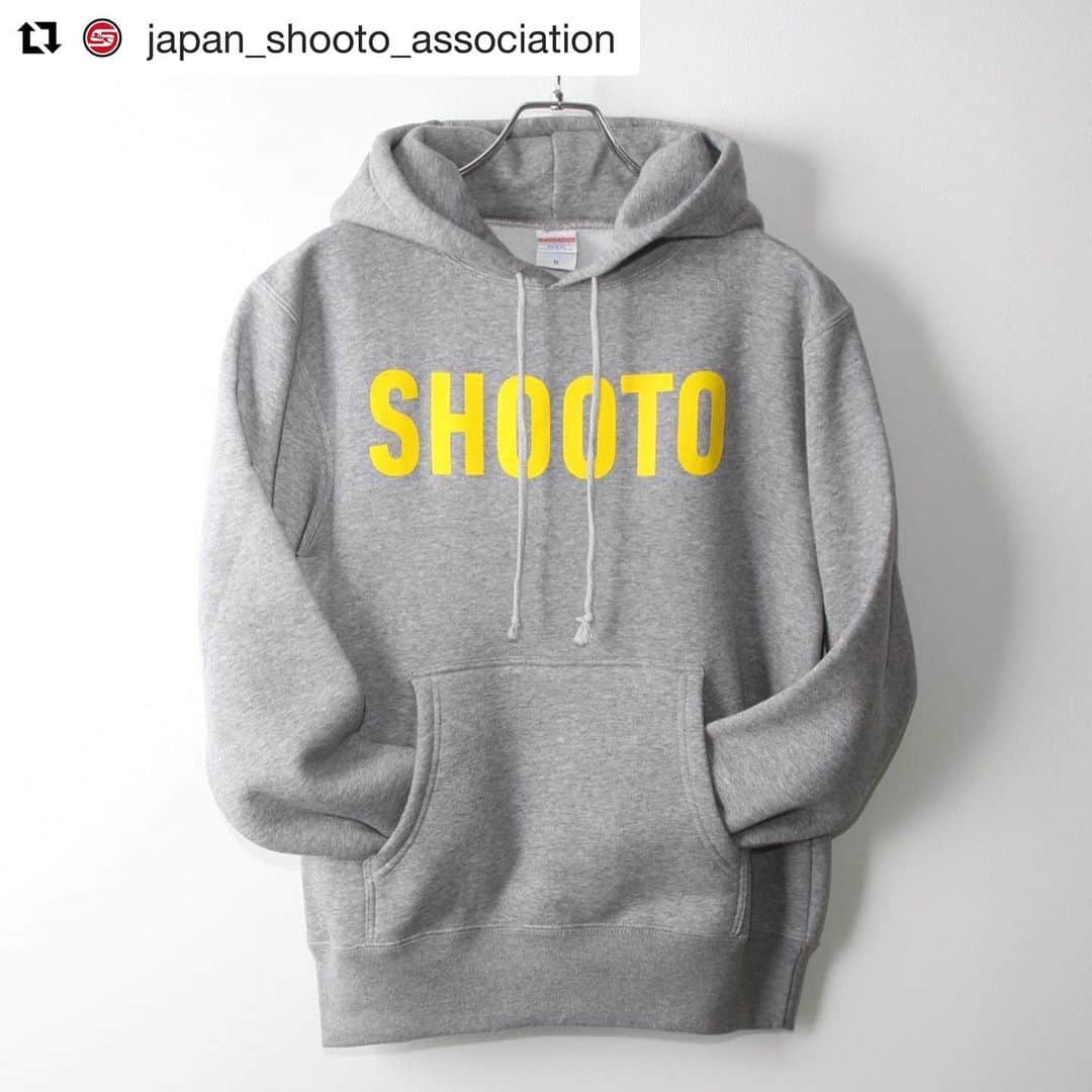 のインスタグラム：「SHOOTO NEW HOODIE！ #Repost @japan_shooto_association with @get_repost ・・・ SHOOTO LOGO パーカー発売開始！﻿ ﻿﻿ color : グレー,ブラック  size :  M, L, XL﻿ price : 6,000円（税込） ﻿  #修斗 #アマ修斗 #修斗伝承 #shooto #mma #amateurshooto」