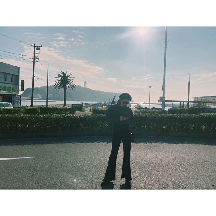 松井貴香さんのインスタグラム写真 - (松井貴香Instagram)「- - 最近休日は朝からしっかり出掛けて 有意義な過ごし方が出来てて充実✌︎ - 今日は大好きな江ノ島まで🚗333 - 天気も良くてロンTで過ごせる気温で◎ - - #1125 #休日 #ドライブ #江ノ島 #drive #tokyo #enoshima #happy」11月25日 21時37分 - kiko414_m