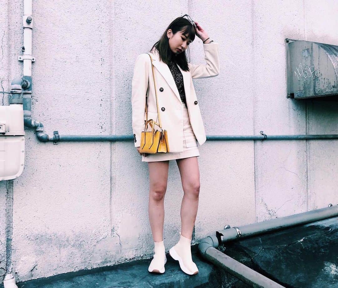 のインスタグラム：「🥚🍳🥚🍳🥚 #hm#zara#gu#gutl#stylehint#usedmix#mmhrstyle」
