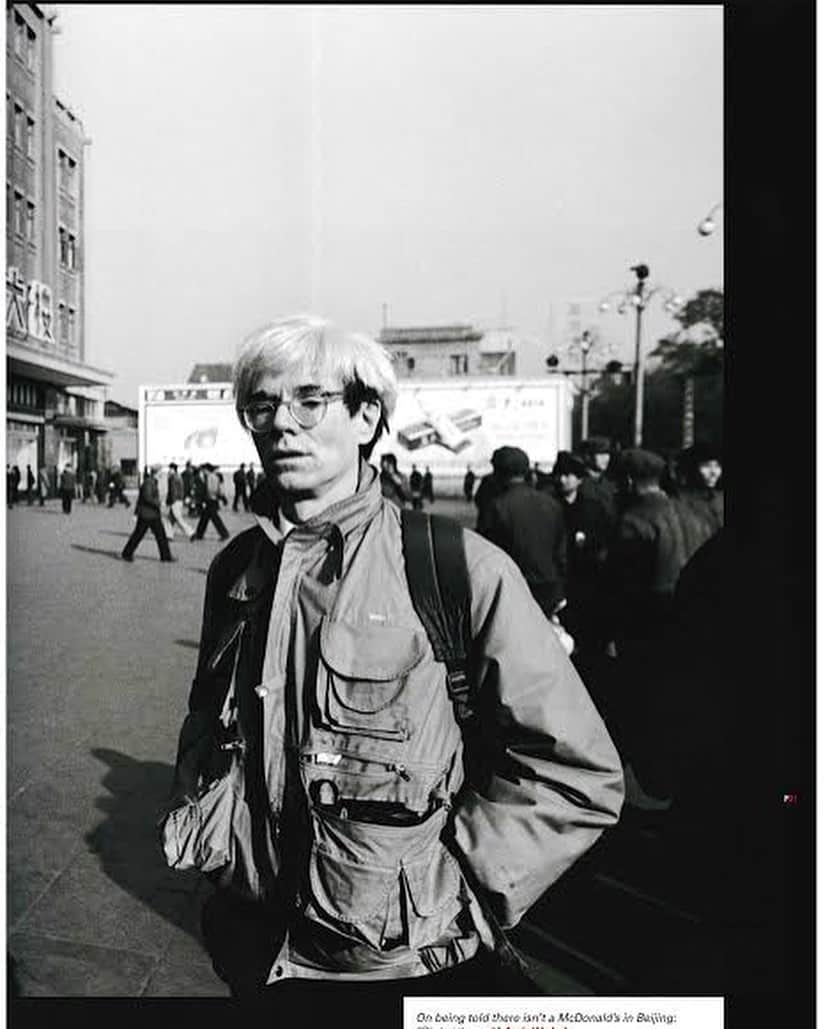 KEN KAGAMIさんのインスタグラム写真 - (KEN KAGAMIInstagram)「ウォーホールが中国へ旅行に行った時の写真やばい。 背景と本人とのミスマッチ感が洒落てる。」11月25日 21時44分 - kenkagami