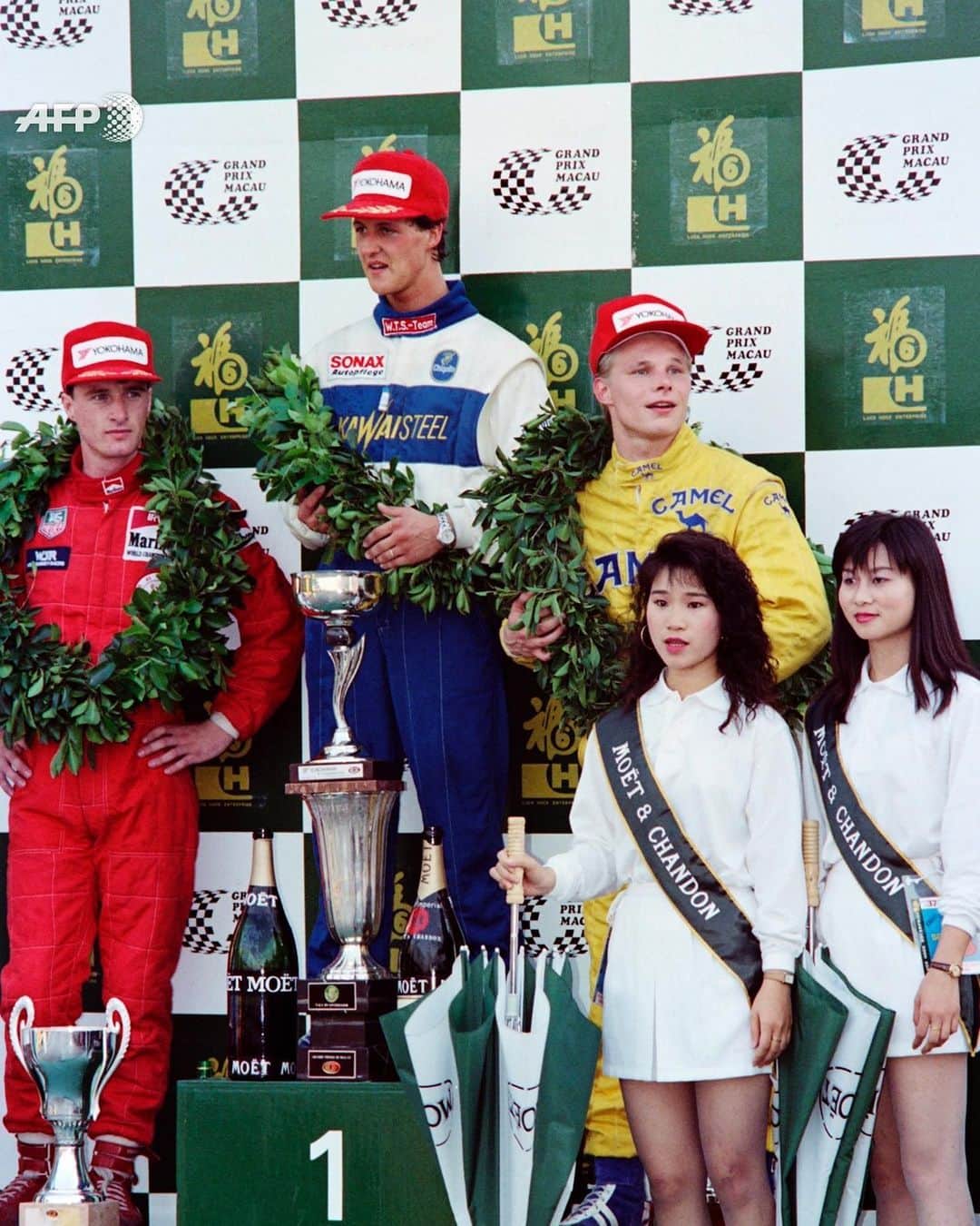 ミハエル・シューマッハさんのインスタグラム写真 - (ミハエル・シューマッハInstagram)「November 25, 1990. A young Michael @michaelschumacher wins the 37th Macau F3 Grand Prix. 25. November 1990. Ein junger Michael Schumacher gewinnt den 37. Macau F3 Grand Prix. #TeamMichael」11月25日 21時52分 - michaelschumacher