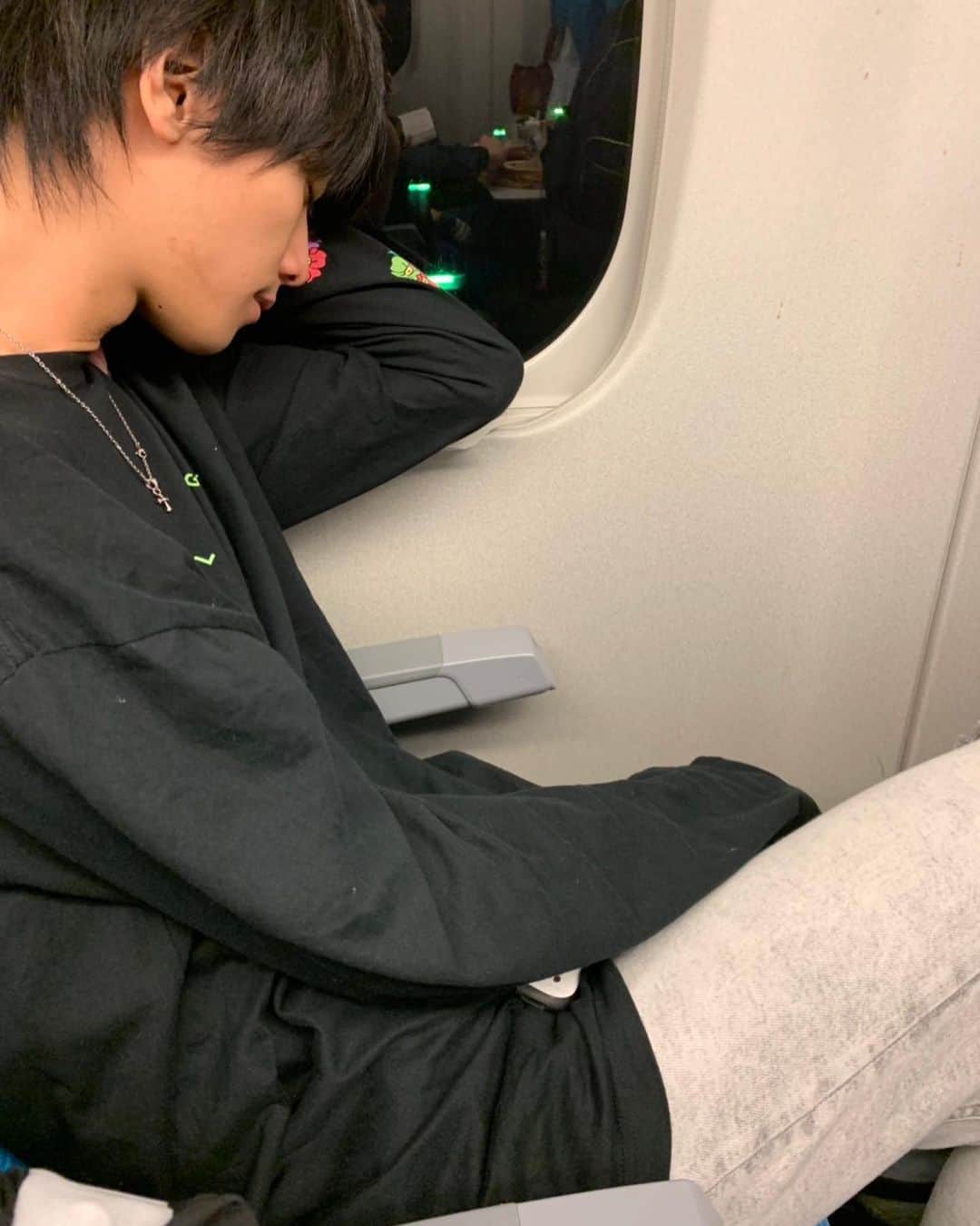北村エレンのインスタグラム：「お互いに寝落ちを盗撮しあってて笑った」