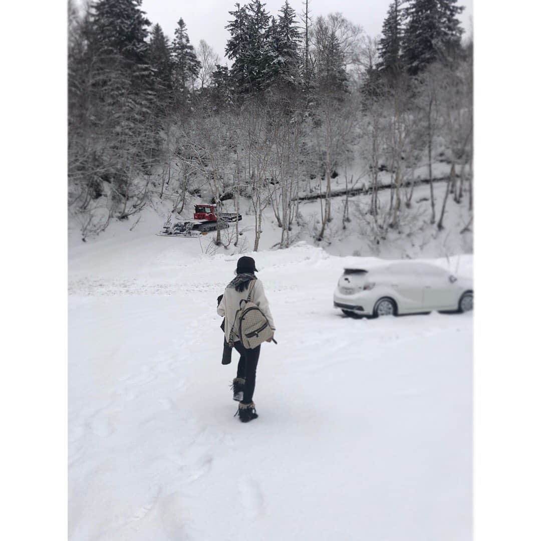 柴咲コウのインスタグラム：「今シーズン初雪☃️ #snow #hokkaido #love」