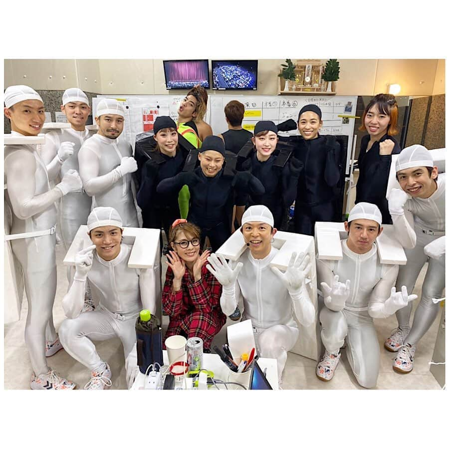 岡部紗季子さんのインスタグラム写真 - (岡部紗季子Instagram)「“THANK U ALL #gymnastics #musical #体操 #energy笑う筋肉 #thankyou #🤸🏽‍♀️ . . . energy-笑う筋肉-Vol,2 2週間は経っていますが、、無事終演いたしました！ ご挨拶が遅くなってしまいましたが、、 ご来場いただいたみなさま！ 本当にありがとうございました😭🙏🏽✨ . . そしてスタッフ関係者のみなさま キャストのみんな本当にありがとございました！ 今回も無事舞台に立てたこと感謝しています！ . . . いつかもっともっとたくさんのお客さまと一緒に 最高の舞台を作りたいなって思ってます！ 切実に東京でやりたい！！！！😭🙏🏽 . これからも応援よろしくお願いいたします😊🙏🏽 ありがとうございました！！」11月25日 22時24分 - sakiko_okabe516