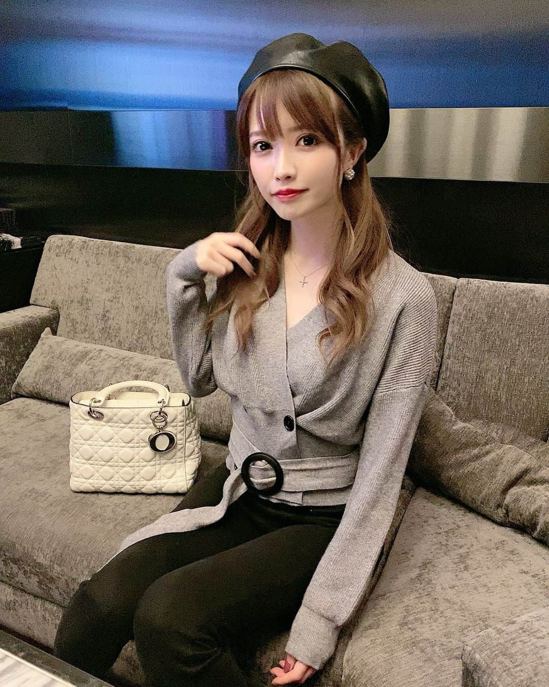 のインスタグラム：「れんまなとご飯会😋💓 トップス　@lilyboutique_official  だよん🥰❤️ . 帽子は #emiriawiz 💓 #selectshop #ootd #セレクトショップ #プチプラコーデ #ニットトップス」