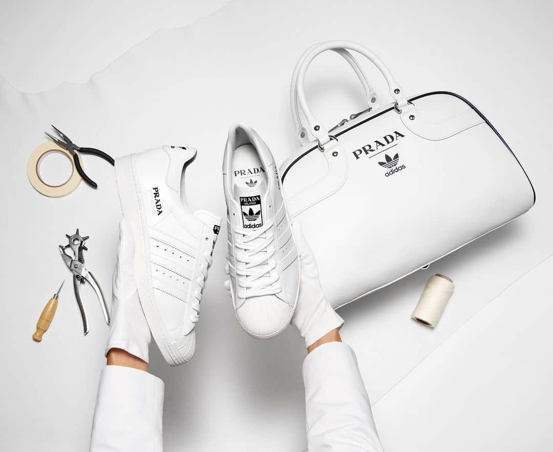 Vogue Parisさんのインスタグラム写真 - (Vogue ParisInstagram)「#BreakingNews The first photos of the @Prada for @Adidas collaboration have been revealed today. #pradasneakers #pradaforadidas」11月25日 22時33分 - voguefrance