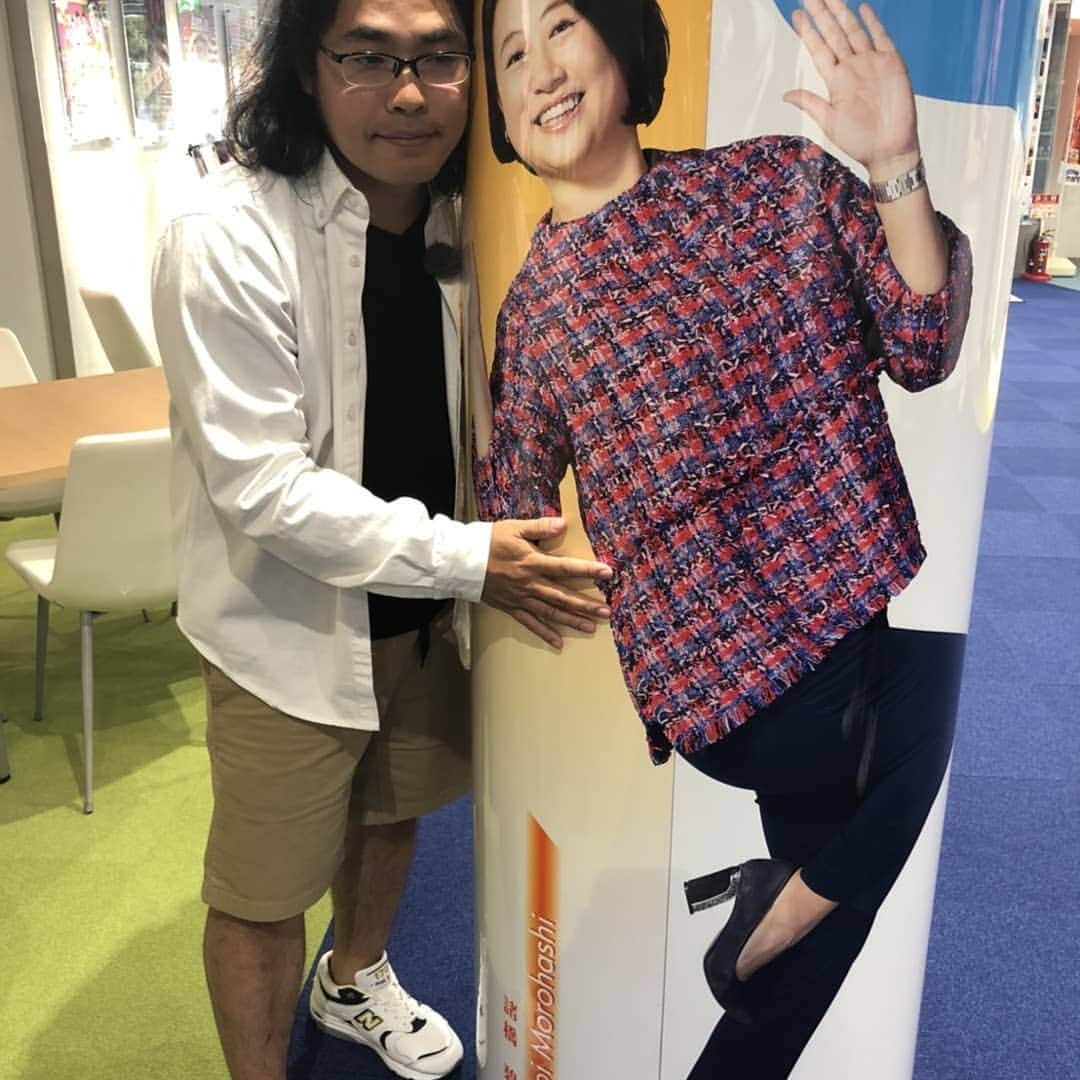 中岡創一さんのインスタグラム写真 - (中岡創一Instagram)「今、中岡は  いったい誰が  中岡の横  しっくりくるのか  探してるよ  みんな中岡の横の取り合いだね  #一生しっくりくるかっ #板に挟まれとけ #横からパンチくらえ #みんな中岡の横から距離をと #中岡の横は犯罪に近い #でも #横欲しいよな #いいね #もらっとけ」11月25日 22時38分 - lottinakaoka