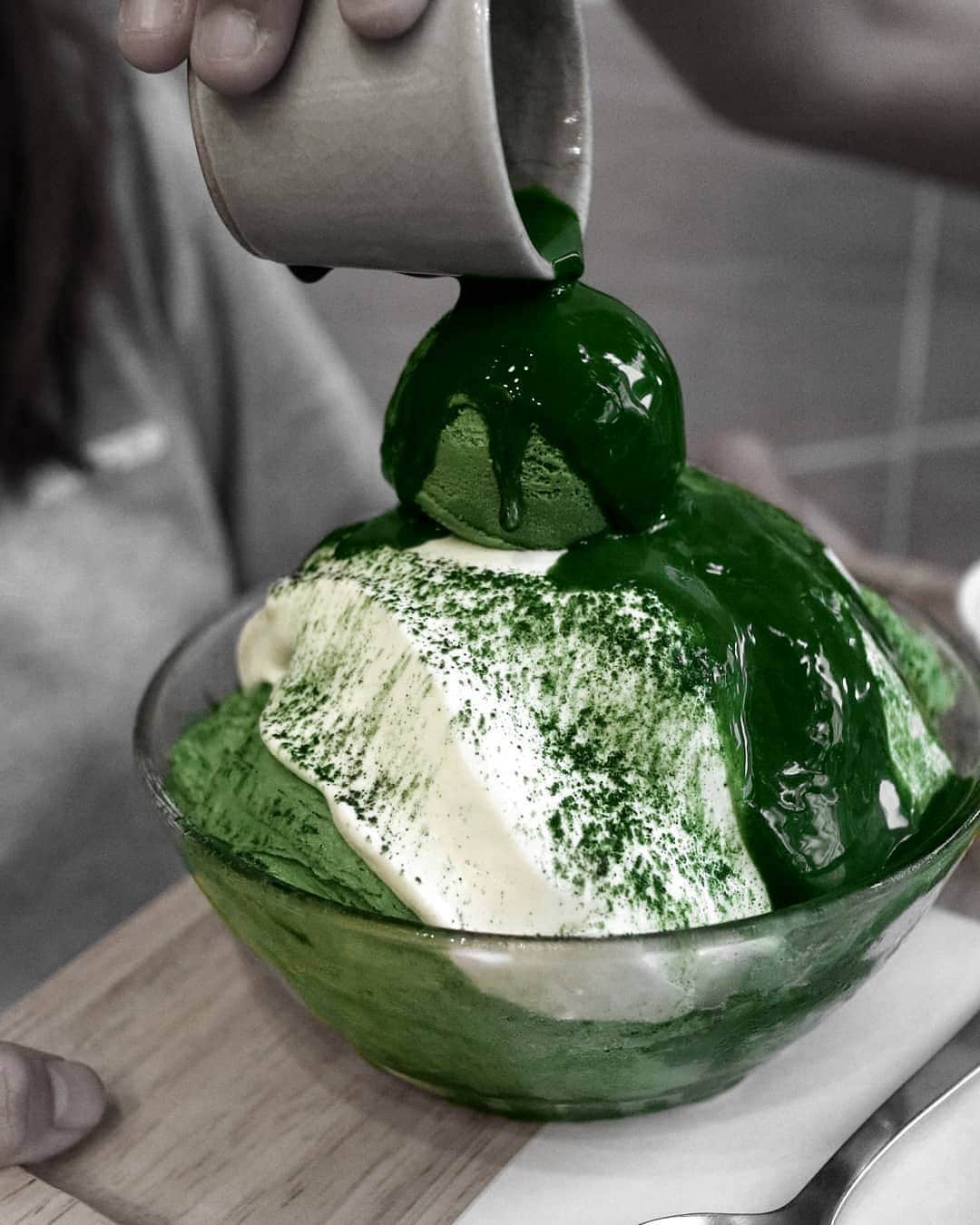 Matchæologist®さんのインスタグラム写真 - (Matchæologist®Instagram)「😱 Who else is in #MatchaHeaven with us right now?! We are in love with this #Matcha Shaved Ice #Sundae! 🍵🍦 Doesn’t it look out of this world?! 💫(📷: @bagelastyle_matcha) . 💚 Our Midori™ is a perfect matcha grade for use in any matcha dessert recipes that call for a beautiful green color and the flavor intensity required to shine through other ingredients. 🍵🌿 . For premium-quality matcha 🍵, please visit Matchaeologist.com. . Click the link in our bio 👉 @Matchaeologist . Matchæologist® #Matchaeologist Matchaeologist.com」11月25日 22時56分 - matchaeologist