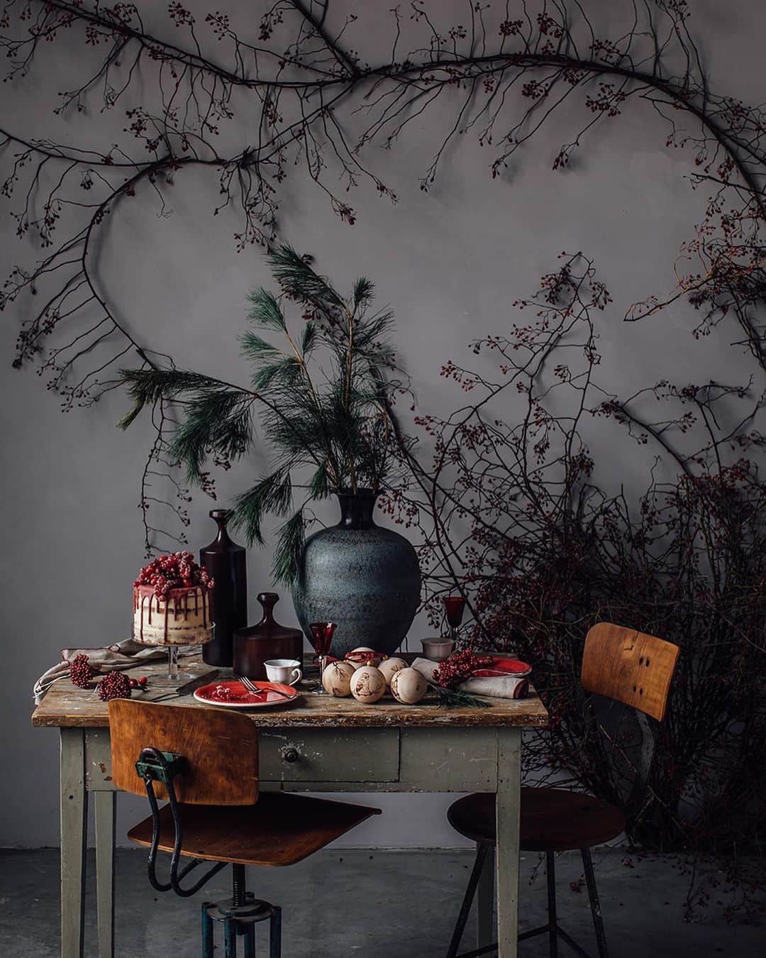 Our Food Storiesさんのインスタグラム写真 - (Our Food StoriesInstagram)「So excited to see our work for @zarahome we did together with our talented friends from @ruby_marylennox featured in @elledecorationgermany , @elledecorjapan and @elledecoration_nl this month ❤️ #ourfoodstoriesstudio  _____ #gatheringslikethese #momentslikethese #tablesetting #tabledecorations #tabledecor #elledecoration #christmasdecor #christmastable #flowercloud #flowerinstallation #zarahome #foodphotographer #foodstylist #germanfoodblogger #dinnertabledecoration」11月25日 23時07分 - _foodstories_