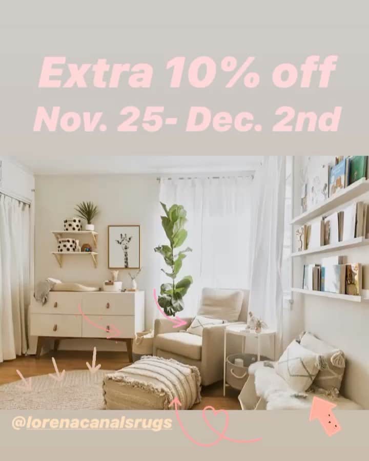 カミーユ・グアティのインスタグラム：「Don’t miss out on this #blackfriday sale! An extra 10 % off on items up to 70%off!! I absolutely am in love with this company. Impeccable quality and gorgeous home decor! Happy shopping @lorenacanalsrugs . . . .  Use special code BF10CAMILLE . . . #washablerugs #lorenacanalshomedecor #design #nurserydecor #nursery」