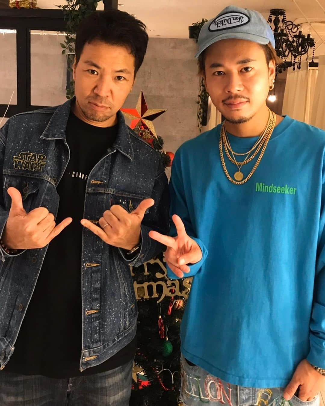 DJ HALさんのインスタグラム写真 - (DJ HALInstagram)「名古屋にある @revia.nagoya  行ってきました！ @hiroshi_ohk さんいつもありがとうございます🙏🏾 クレンジング最高スッキリです🤓👌🏾　#目が出る　#シンデレラ鏡効果」11月25日 23時29分 - djhal