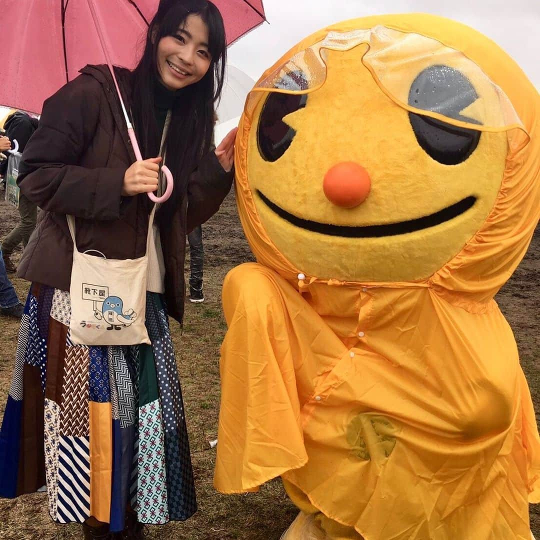 寺嶋由芙さんのインスタグラム写真 - (寺嶋由芙Instagram)「「寺嶋由芙の会いに行くつもり」ツアー、千葉公演に参加してくれた、ピーくんと久しぶりに再会！相変わらず小さくってかわいい…そしてカッパと同化しててかわいい… ・  #ピーアーク #ピーくん #ご当地キャラ #はにゅはにゅ #世界キャラクターさみっとin羽生 #埼玉県 #羽生市 #羽生 #ゆっふぃー #アイドル #japaneseidol #idol #ゆるキャラ #yuruchara #吉祥物 #寺嶋由芙の会いに行くつもり」11月26日 0時00分 - yufu_terashima