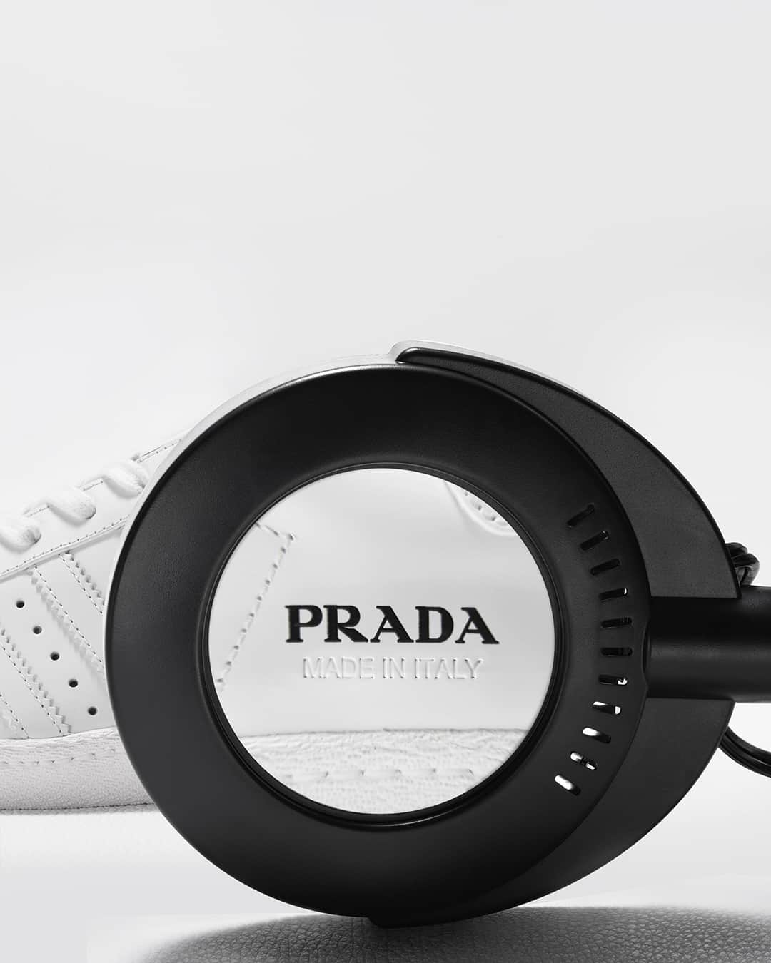 プラダさんのインスタグラム写真 - (プラダInstagram)「Craft Over Everything, Prada for adidas Limited Edition. Available December 4th at prada.com and selected #Prada stores worldwide. @adidasOriginals  #Pradaforadidas -  Discover more via link in bio.」11月26日 0時08分 - prada