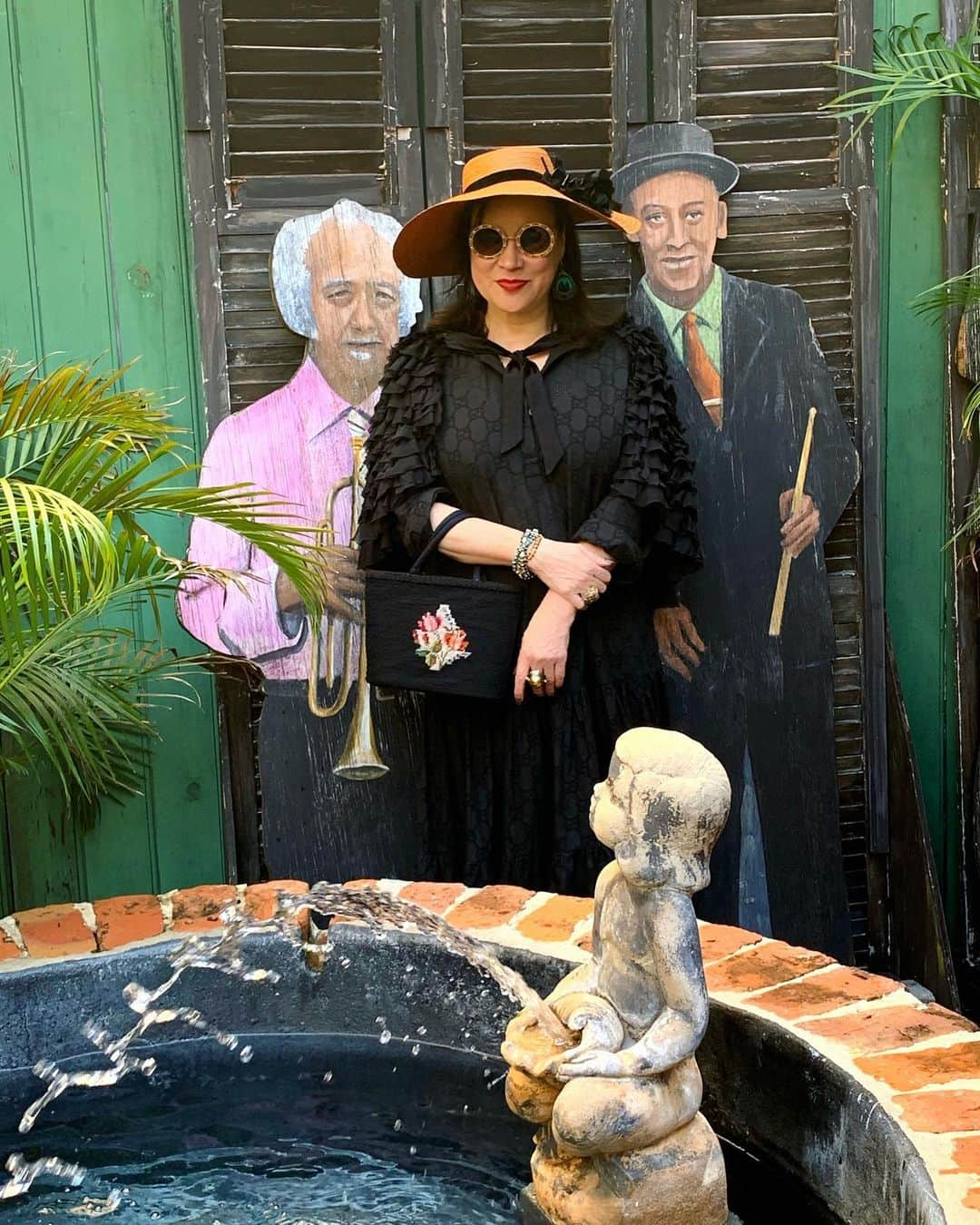 ジェニファー・ティリーさんのインスタグラム写真 - (ジェニファー・ティリーInstagram)「Hanging with my peeps. #PreservationHall  #NewOrleans」11月26日 0時13分 - jennifertilly