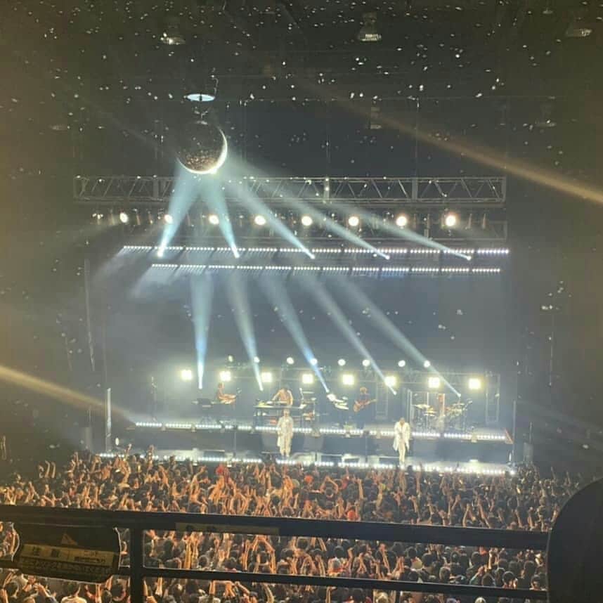 キートンさんのインスタグラム写真 - (キートンInstagram)「m-flo 20th Anniversary Live“KYO”  行ってきたぜ！ Zepp Tokyoはパンパン。 盛り盛り上がり上がりだったぜ♪  生で歌うVERBALさんを初めて見た。 まさにプロフェッショナル！ カッコいい！ 素敵💜  私が若い娘だったら突っ走ってしまうが、おじさんだから我慢します。  #mflo #VERBAL #KYO」11月26日 0時44分 - keatonmasuya