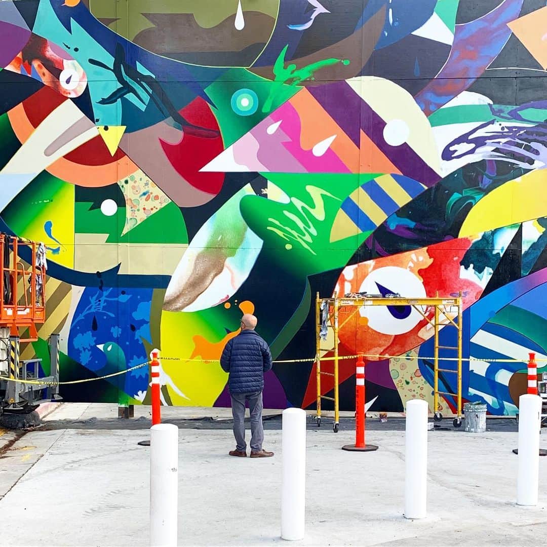 松山智一のインスタグラム：「Details , WIP , commissioned mural by the City of Beverly Hills/ Fine Arts Commission. 今日も進行中。一気にすすむ」