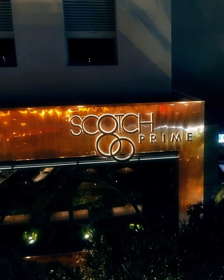 Palms Casino Resortのインスタグラム：「It’s beginning to look a lot like cocktails at Scotch 80 Prime.」