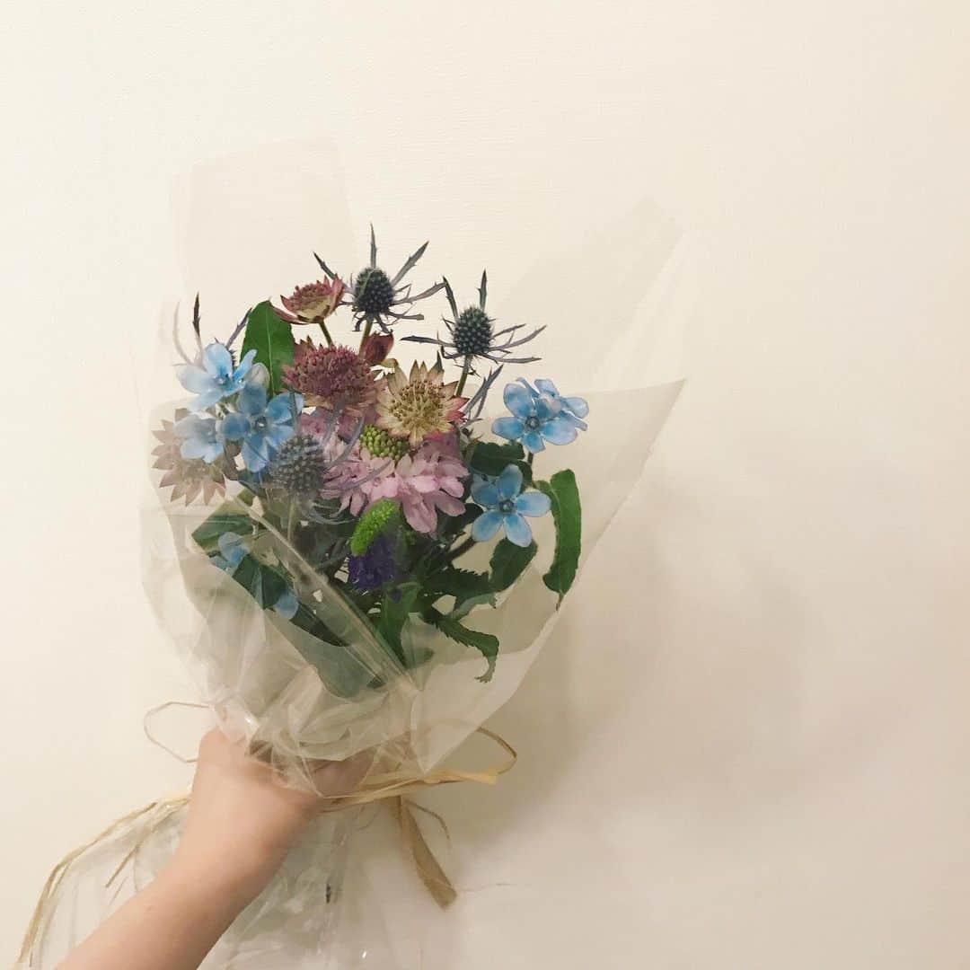 真山朔のインスタグラム：「ずっと眺めてられる。 全部好きな色…😭 堪能してから吊るしてドライする…♡」