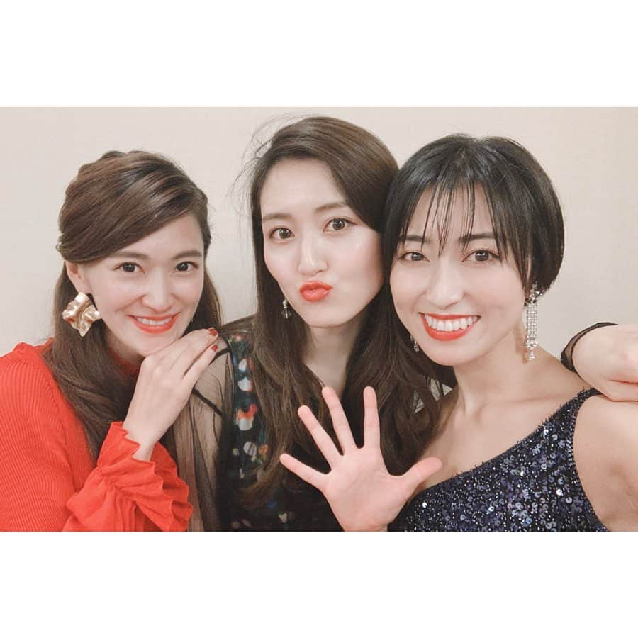 中里亜美さんのインスタグラム写真 - (中里亜美Instagram)「心のふるさと💕岩手県久慈市へ歌いに行きました‼️ 平庭山荘にて 「くずまきワイン」飲み放題の最高なパーティ🍷 仲良しの上野ようこちゃん、hiddyちゃんと🎤 エンディングはキャンディーズさんの春一番🌸 めちゃくちゃ盛り上がりました😆‼️💨 ─── #久慈市ふるさと大使 #岩手県 #久慈市 #山形町 #平庭山荘 #くずまきワイン #ワインパーティ #春一番 #キャンディーズ #歌謡曲 #時代をつなぐ歌謡曲シンガー #中里亜美 #本日のおしり」11月26日 10時09分 - __ami__go__