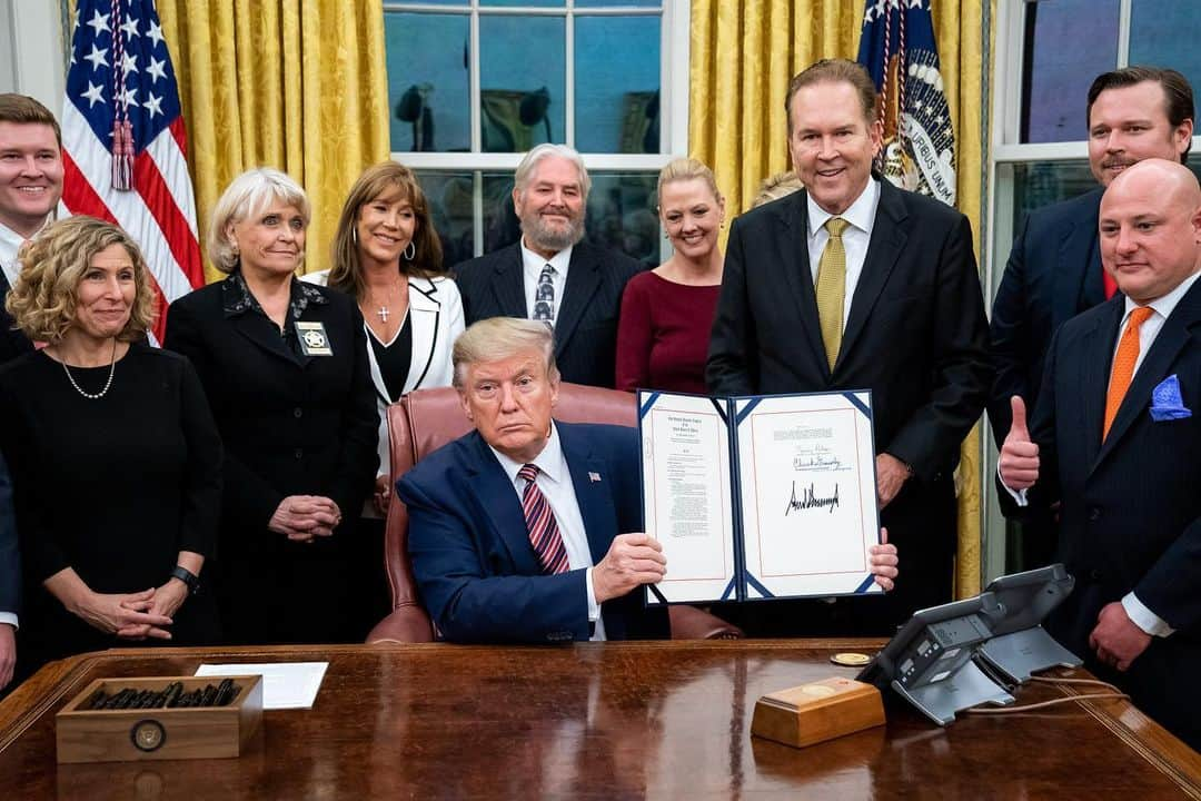 ドナルド・トランプさんのインスタグラム写真 - (ドナルド・トランプInstagram)「President Trump just signed the Preventing Animal Cruelty and Torture (PACT) Act into law—which makes it a Federal crime to engage in animal crushing.」11月26日 10時10分 - realdonaldtrump