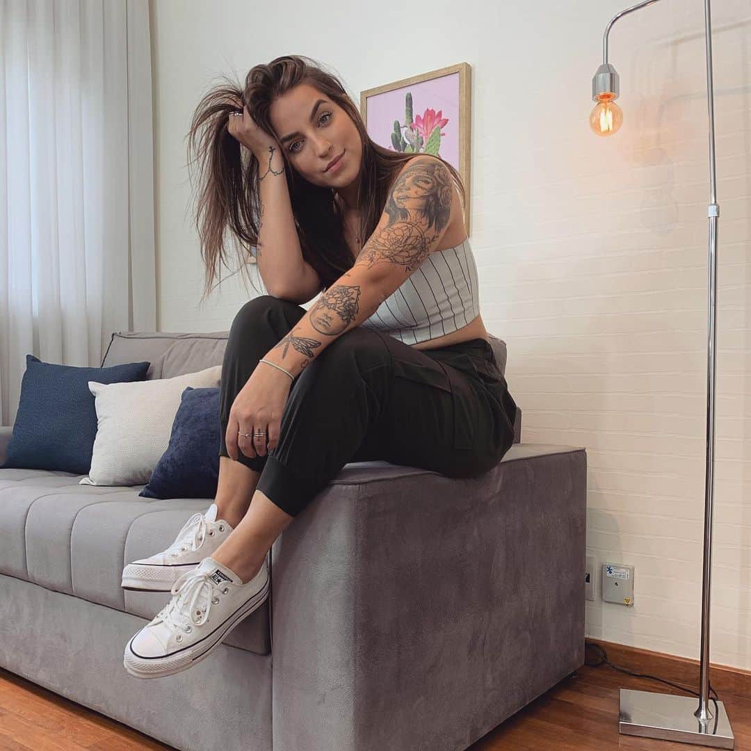 Bruna Unzuetaのインスタグラム：「Achei no rolo de câmera ... 😁」