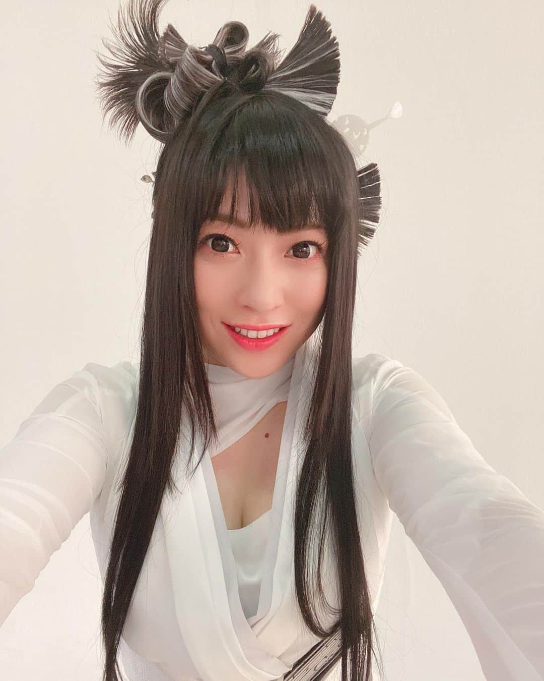 鈴華ゆう子のインスタグラム：「和楽器バンド新曲MV「Ignite」よろしくね！Check out “wagakkiband” “Ignite” on youtube！ #wagakkiband #ignite #newmusicvideo #newsong #yukosuzuhana」