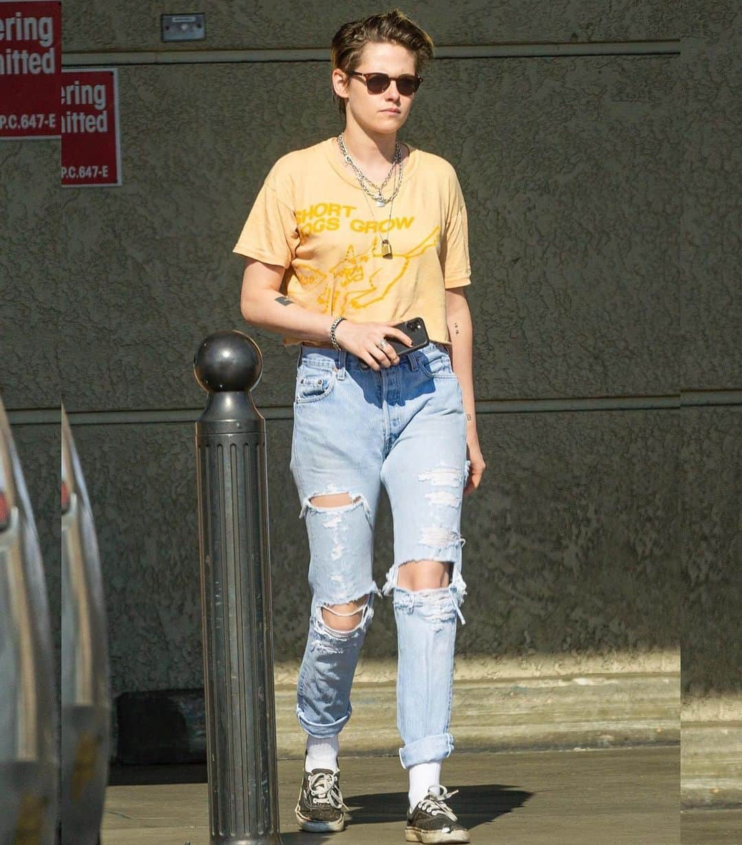 Just Jaredさんのインスタグラム写真 - (Just JaredInstagram)「Kristen Stewart grabs groceries with a gal pal ahead of Thanksgiving. #KristenStewart Photos: Backgrid」11月26日 10時45分 - justjared