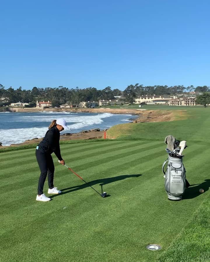 シャイエン・ウッズのインスタグラム：「Pebble is special 😍 Such a fun event this week at @taylormadegolf Pebble Beach Invitational!」