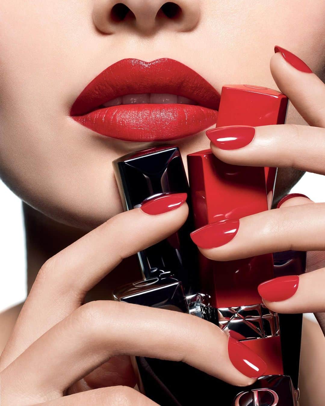 クリスチャンディオールさんのインスタグラム写真 - (クリスチャンディオールInstagram)「"There is a red for everyone" - Christian Dior. Get mesmerizing, bold red lips and find your perfect Dior red with our iconic Rouge Dior lipstick and the brand new Rouge Dior Ultra Care! • ROUGE DIOR 999 ROUGE DIOR ULTRA ROUGE 999 Ultra Dior ROUGE DIOR ULTRA CARE 999 Bloom • #diormakeup #rougedior #rougediorultracare @diormakeup」11月26日 2時59分 - dior