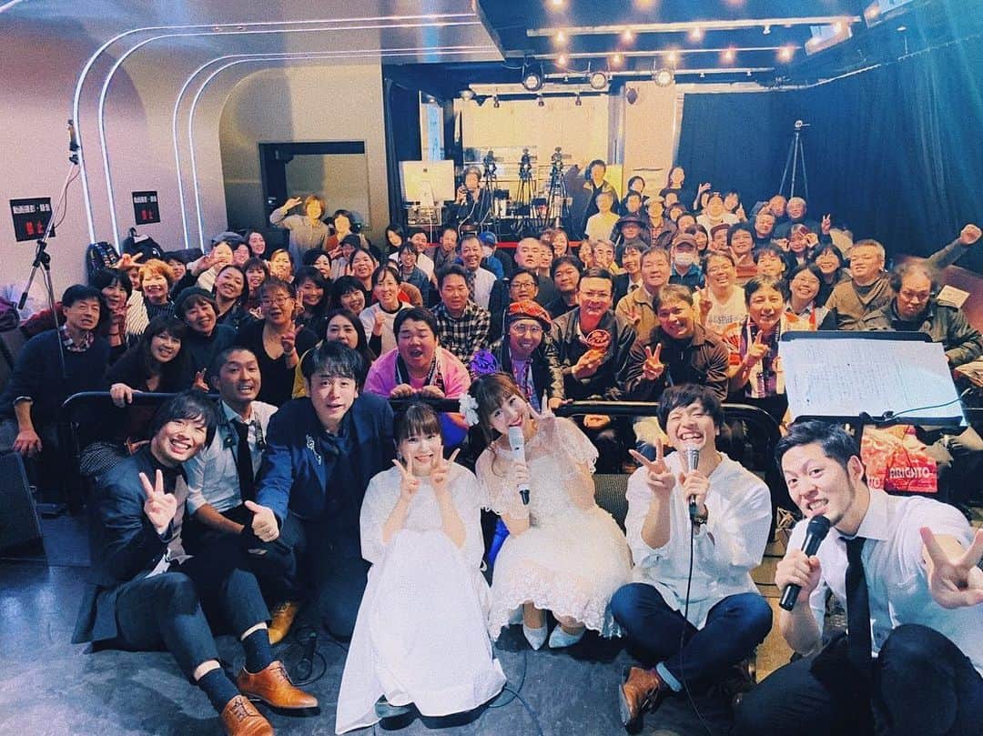 渕上里奈のインスタグラム：「⁑ Ah Need Corny主催 「未来の音」 ありがとうございました ！！ ここにこれて ほんとうによかったです 。 音楽やっていて こんなに素敵な仲間に出逢えたこと わたしにとっての誇りです 。 これからもずっとです 。」