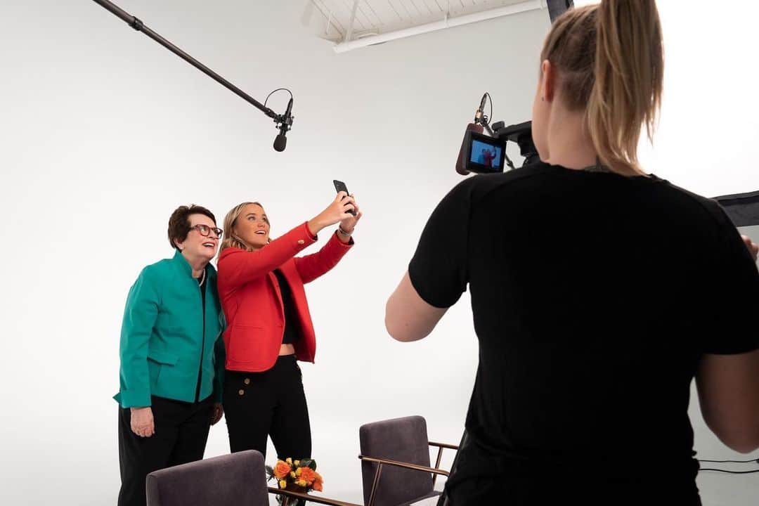 ソフィア・ケニンさんのインスタグラム写真 - (ソフィア・ケニンInstagram)「Had a great conversation with Billie Jean King for a project I'm working on with @katiecouric and @trufilmsmovesyou... make sure to look out for it early next year!」11月26日 3時24分 - sofia.kenin