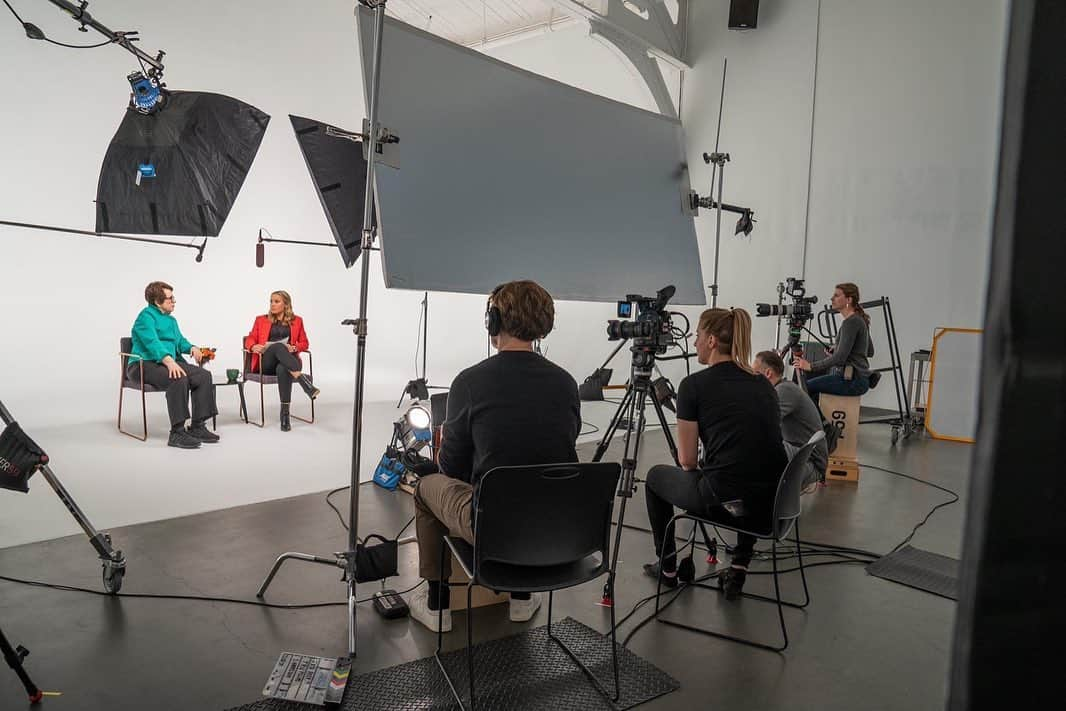 ソフィア・ケニンさんのインスタグラム写真 - (ソフィア・ケニンInstagram)「Had a great conversation with Billie Jean King for a project I'm working on with @katiecouric and @trufilmsmovesyou... make sure to look out for it early next year!」11月26日 3時24分 - sofia.kenin