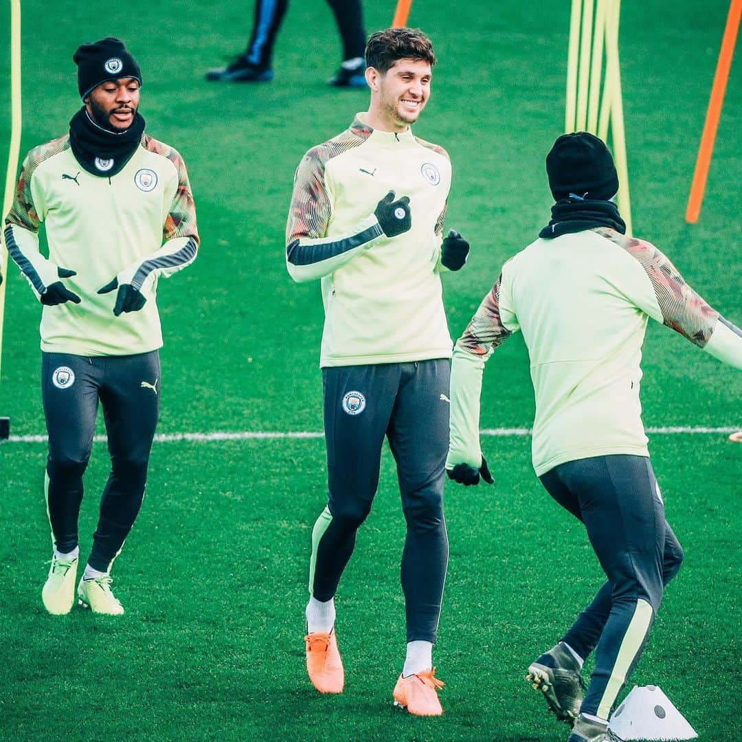 マンチェスター・シティFCさんのインスタグラム写真 - (マンチェスター・シティFCInstagram)「Monday Blues . #mancity」11月26日 3時38分 - mancity